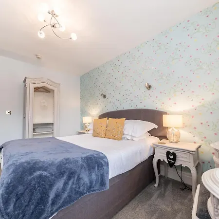 Jacksons Bed & Breakfast 4*