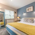 ベッド・アンド・ブレックファスト Jacksons Cafebar & 4*