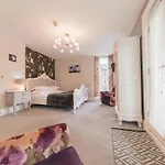 Jacksons Cafebar & ベッド・アンド・ブレックファスト 4*