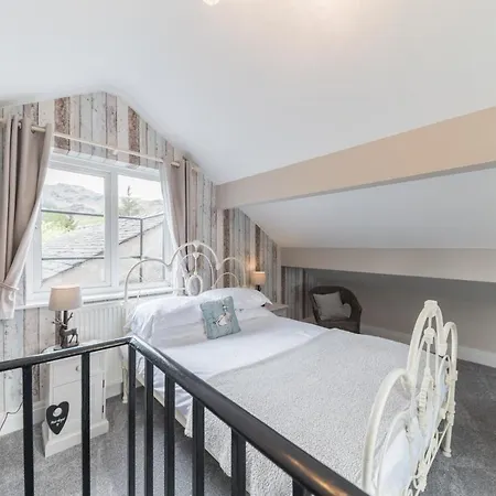 Jacksons לינה וארוחת בוקר 4*