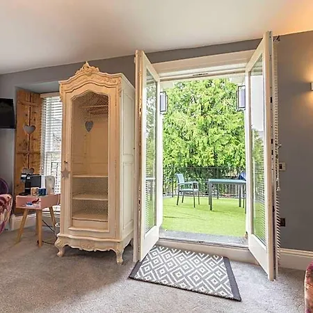 Bed & Breakfast Jacksons Cafebar & 4*