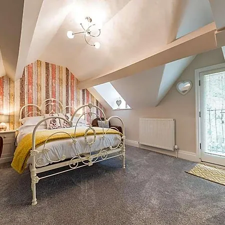Jacksons Cafebar & Bed & Breakfast 4*