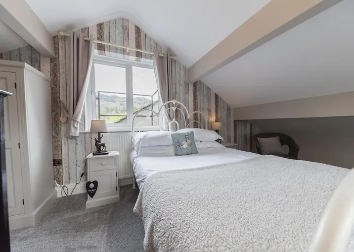 Jacksons Cafebar & 4*